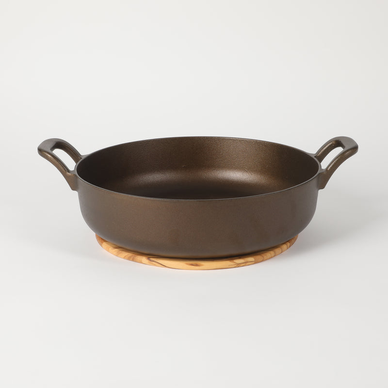 Bloomhouse 13" Preseason Plus Cast Iron Everday Pan w/ Wooden Trivet - Preseasoned Plus - GBX w/ RM